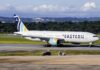 Após o voo anterior de deportados não ter chegado ao Brasil, nova operação com um Boeing 777 está ocorrendo hoje