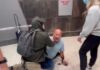 Agentes do ICE com bigode falso abandonam prisão de passageiro após serem filmados por outros viajantes
