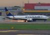 Frenagem prematura causa estouro de pneus em pouso de Boeing 737 MAX com sistema inoperante