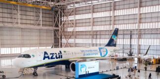 Azul Fidelidade e Itaú comemoram parceria com avião Airbus A320neo adesivado