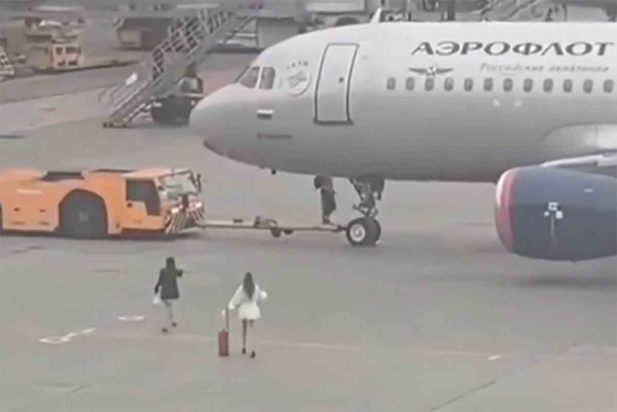 Duas passageiras invadem área restrita do aeroporto de Moscou após perderem voo da Aeroflot