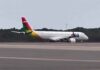 Com bonito colorido, Africa World Airlines recebe seu primeiro Embraer E190 em Gana