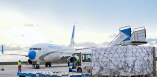 Boeing 737 cargueiro leva 18 toneladas de salmão de Trelew, no primeiro embarque para exportação do aeroporto aos EUA
