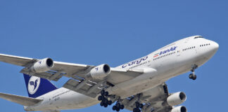 Companhia aérea do Irã inicia manutenção inédita do tipo D, com duração de seis meses, em um Boeing 747 quarentão