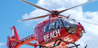 Helicóptero aeromédico cai no mar na costa de Los Angeles, duas pessoas morrem e uma está desaparecida