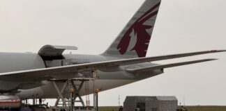 Boeing 777 vindo dos EUA inicia a série de voos que trarão 800 toneladas de equipamentos e carros ao Aeroporto de Viracopos para a Fórmula 1