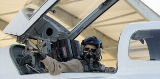 Novo piloto da aeronave especial supersônica X-59 dos EUA assume os controles em voo pela 1ª vez
